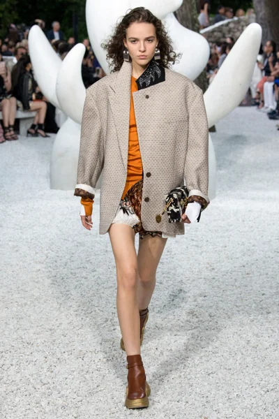 Look 46
